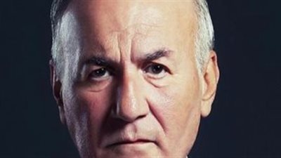 تدهور الحالة الصحية للفنان عزت ابوعوف.. وفى حالة حرجة بالمستشفى