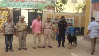 لاول مرة.. الكلاب البوليسية لتعقيم وفحص لجان الثانوية العامة بسوهاج