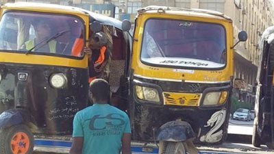 جهاز مدينة 6 أكتوبر يحظر سير التوك توك بالمدينة ويوافق على ترخيص ١٠٠٠ سيارة فان