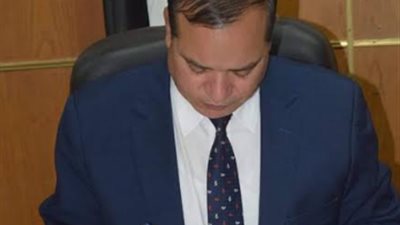 رئيس جامعة سوهاج يقرر إيقاف طبيب عن العمل وإحالته لمجلس تأديب 