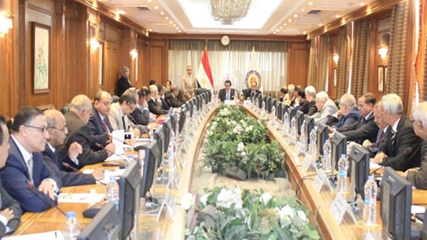 اثناء الاجتماع 