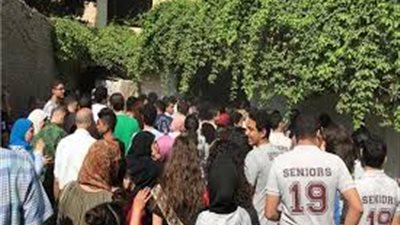 بدء توافد طلاب الثانوية العامة لاداءامتحان اللغة الاجنبية الثانية والتربية الوطنية