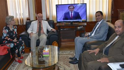 ندوة تعريفية لشرح برامج البعثات والمنح من قبل وزارة التعليم العالي بجامعة مدينة السادات