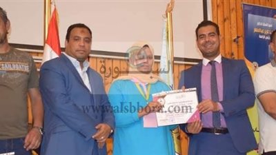 ختام الدورة التدريبية الأولى لإعداد القادة وتكريم الطلاب المتميزين بجامعة سوهاج