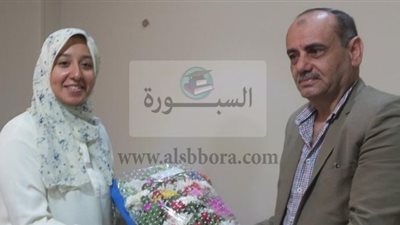 وكيل التعليم بسوهاج يكرم الأولى في الثانوية على مستوى الجمهورية