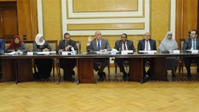 وزير الإسكان يلتقى رؤساء أجهزة المدن الجديدة لشرح آليات تطبيق قانون التصالح في بعض مخالفات البناء وتقنين أوضاعها