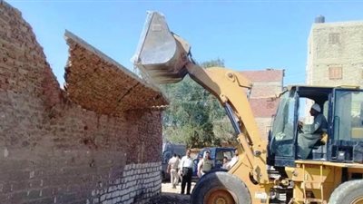 إزالات فورية لـ 12 حالة تعدي في المهد بسوهاج