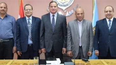 جامعة سوهاج تفتتح مدرسة للتعليم الفنى المزدوج بكلية التعليم الصناعى