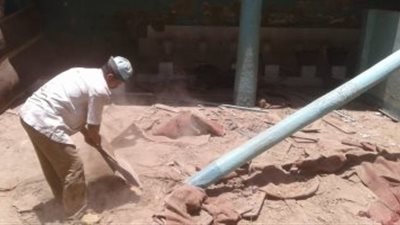 عثور على عمود من الجرانيت فى مسجد أولاد أولاد خبزه بسلامون طهطا