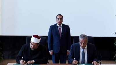 رئيس الوزراء يشهد توقيع بروتوكول تعاون بين وزارتى الأوقاف والتموين لتوفير 800 طن لحوم أضاحى