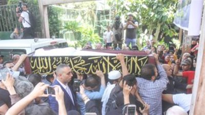 بالصور.. دفن الفنان  فاروق الفيشاوي بجوار شقيقه فى المنوفية تنفيذا لوصيته