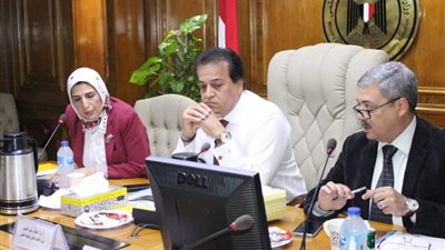 وزير التعليم العالي يرأس اجتماع مجلس إدارة المعهد القومي لعلوم البحار والمصايد