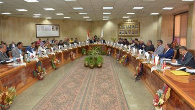 محافظ أسيوط ورئيس الجامعة يهنئان الشعب المصري بقرب حلول عيد الأضحى المبارك