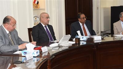 وزير الإسكان ومحافظ القاهرة يتابعان تسكين مشروع تطوير 