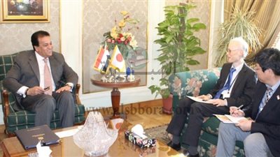 وزير التعليم العالى والبحث العلمى يبحث مع السفير اليابانى بالقاهرة آليات تفعيل التعاون بين البلدين