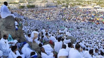 حجاج بيت الله يتأهبون للتوافد إلى منى لقضاء يوم التروية