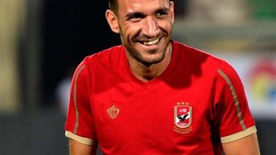 الاهلى يحسم موقفه من بيع على معلول