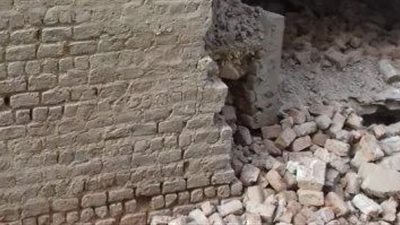 اخلاء منزلا من 3 طوابق بمدينة سوهاج بعد حدوث انهيار جزئى