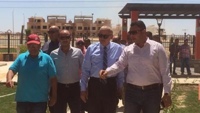 نائب رئيس هيئة المجتمعات العمرانية الجديدة يتفقد المشروعات التى يتم تنفيذها بمدينة 6 أكتوبر