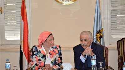 طارق شوقي يلتقي وزيرة البيئة لمناقشة إدخال المصطلحات البيئية المختلفة للمناهج التعليمية