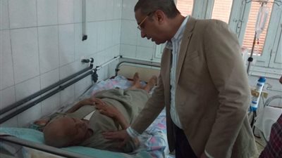 خلال جولة مفاجئة لمحافظ سوهاج في طما.. المحافظ يحيل 14 موظف بالوحدة المحلية للتحقيق