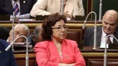 برلمانية:استبدال الزيّ المدرسي للطلاب بزّي مموّه شبيهًا لزيّ العسكري