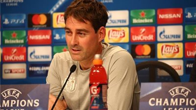 السويسرى فايلر المدير الفنى الجديد للأهلى.. حصل على الدورى وكأس السوبر البلجيكى.. وصعد الى ربع نهائى الدورى الاوروبى.. وافضل مدرب فى بلجيكا  