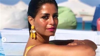 بـ هوت شورت وخلخال.. منة فضالى تظهر بـ إطلالة مثيرة فى فرنسا