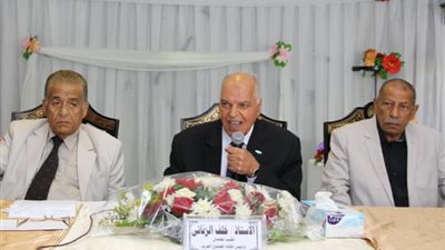 نقيب المعلمين:15 ألف جنيه لكل معلم ورفع الميزة التأمينية لـ 23 ألف جنيه