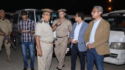 خلال جولة ليلية مفاجئة لمحافظ سوهاج ..يحيل مسئول مواقف جرجا للتحقيق