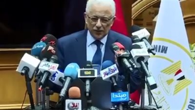 شوقى يعلن الموعد النهائى لبدء الدراسة 