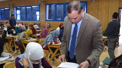 1269 طالب يواصلون تأدية إمتحانات الدبلوم المهنية والخاصة بتربية سوهاج