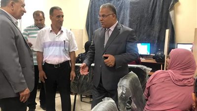 مدير تعليم الاسماعيلية يتابع امتحانات المتقدمين لشغل الوظائف القيادية