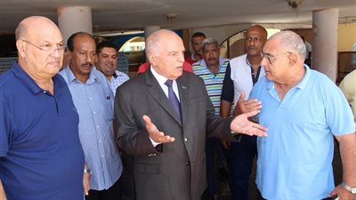 نقيب المعلمين يتفقد أعمال الصيانة والترميمات بنادي الشاطئ ويفتتح قاعة اليكس مون