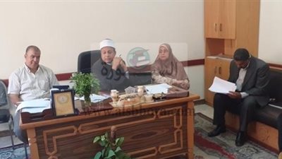 إجراء مقابلات مع المتقدمين لوظيفة موجه عام التربية الاجتماعية بالأقصر الأزهرية