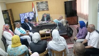 وكيل مديرية التربية والتعليم بالإسكندرية يجتمع مديرى عموم الإدارات استعدادا للعام الدراسى