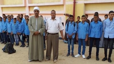 مدير التعليم الثانوي بالأقصر الأزهرية يتابع الدراسة بمجمع معاهد العشي