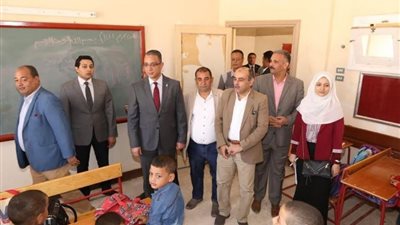 محافظ سوهاج يفتتح ويتفقد عدداً من المدارس بمدينة سوهاج الجديدة