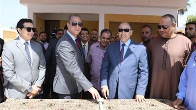 محافظ سوهاج يفتتح محطة مياه شرب 