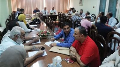 معلمو دمنهور ترفع شعار 