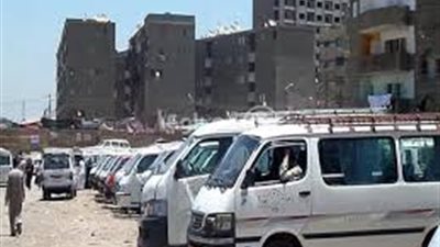 حملات على المواقف العشوائية بمحيط المدارس بالجيزة.. ضبط 80 سيارة مخالفة تعيق حركة الطلاب 