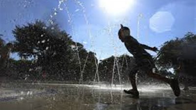 موجة شديدة الحرارة تتسبب فى اغلاق مئات المدارس