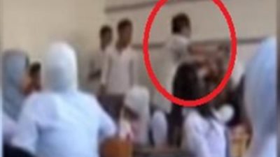 التعليم تحيل مدرس الشرقية الى التحقيق لاعتدائة على طالب داخل الفصل