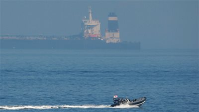 صاروخان يستهدفان ناقلة نفط إيرانية قرب سواحل جدة