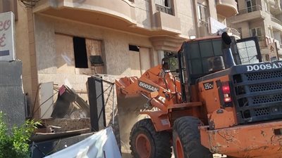 الشربيني: تنفيذ 19 قرار غلق وتشميع للمحال المخالفة.. و7 قرارات إزالة مخالفات بالتعاون مع شرطة التعمير والمرافق بالمدينة