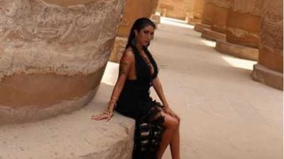 القبض على سائحتين لالتقاط  صور 