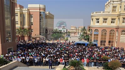 الجامعة البريطانية تنعي طلابها المتوفيين في حادث السير.. والآلاف يؤدون صلاة الغائب على شهداء العلم.. صور