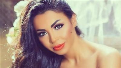 دوللى شاهين تنشر صورة مثيرة.. ومتابعيها يعبرون عن استيائهم