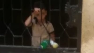 احاله مديرة مدرسة للتحقيق بعد نسيان طالب داخل المدرسة