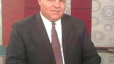 استبعاد مدير مدرسة ومعلمة بسبب استخدام الكتب الخارجية داخل الفصل